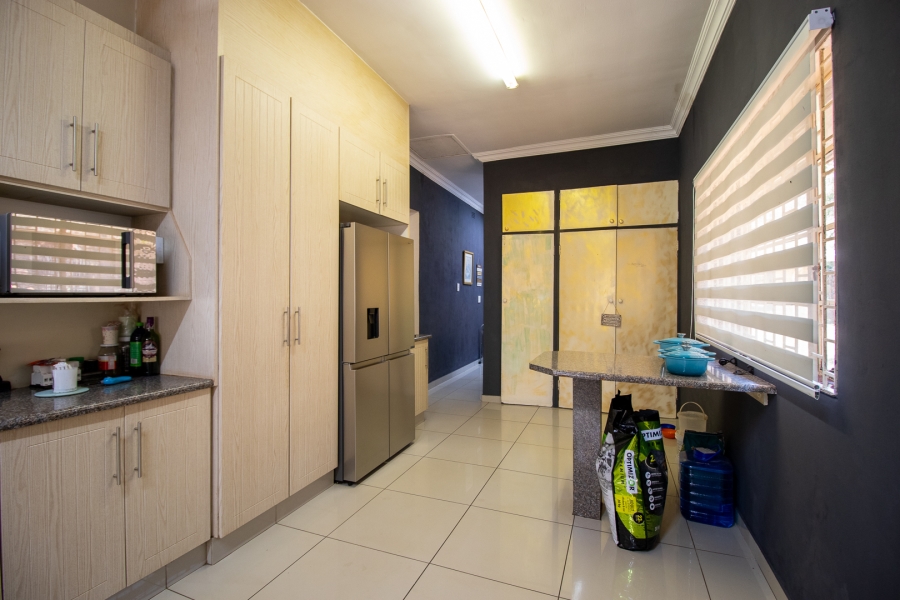 4 Bedroom Property for Sale in Eikenhof Gauteng