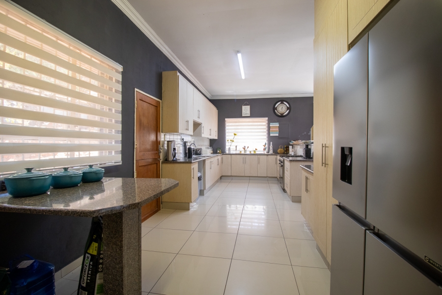 4 Bedroom Property for Sale in Eikenhof Gauteng