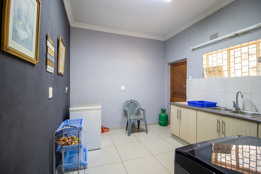 4 Bedroom Property for Sale in Eikenhof Gauteng