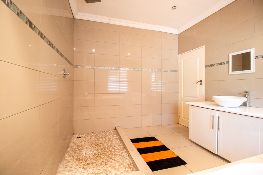 4 Bedroom Property for Sale in Eikenhof Gauteng