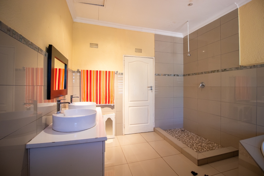 4 Bedroom Property for Sale in Eikenhof Gauteng