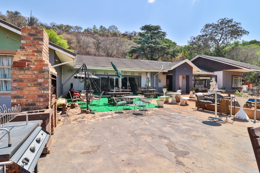 4 Bedroom Property for Sale in Eikenhof Gauteng