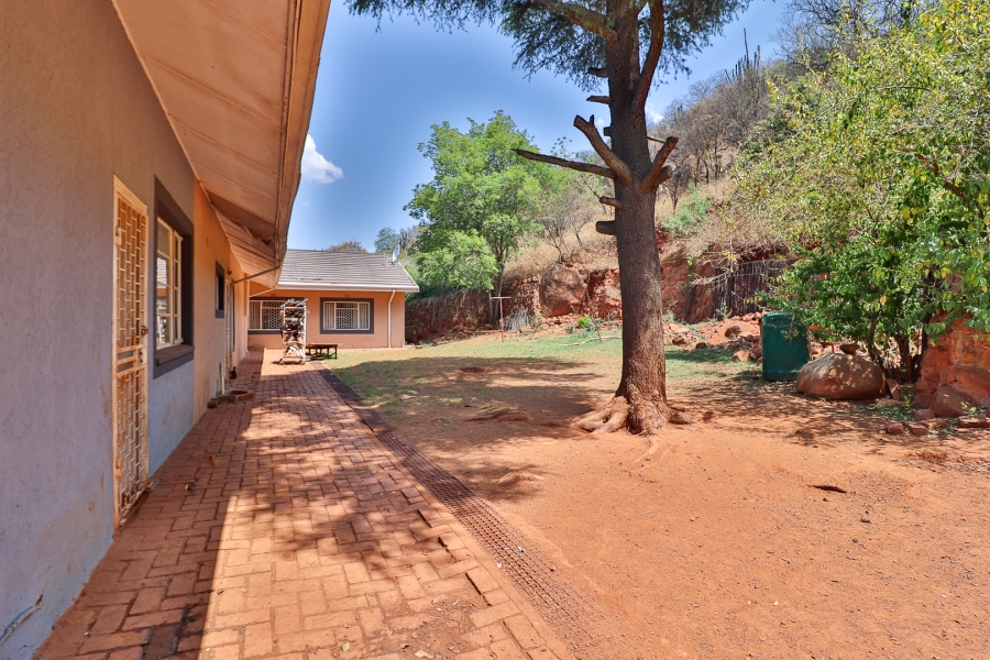 4 Bedroom Property for Sale in Eikenhof Gauteng