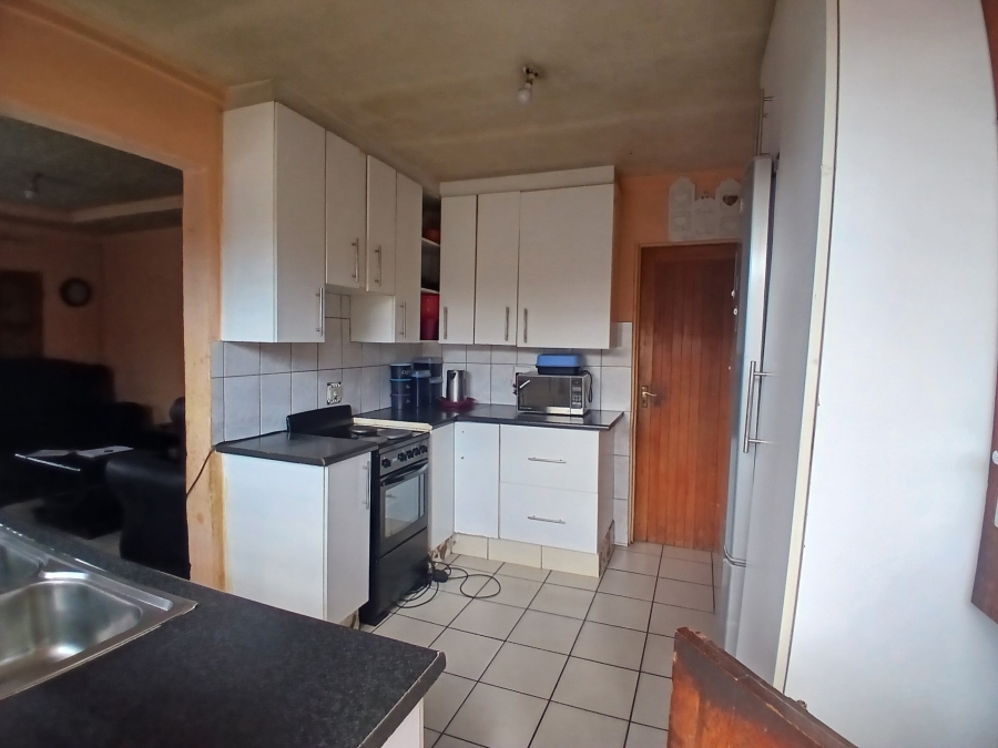 4 Bedroom Property for Sale in Rondebult Gauteng