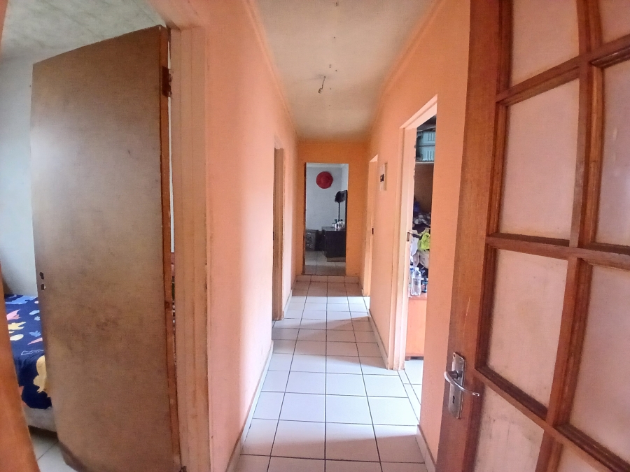 4 Bedroom Property for Sale in Rondebult Gauteng