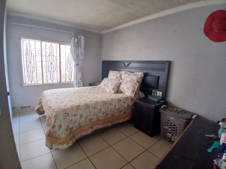 4 Bedroom Property for Sale in Rondebult Gauteng