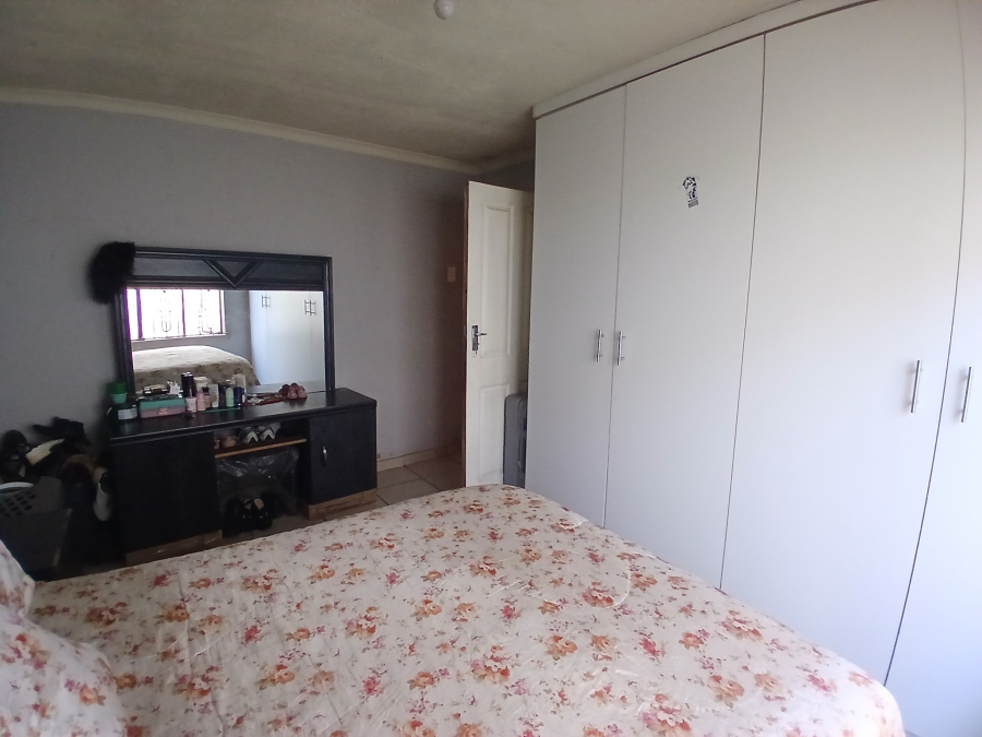 4 Bedroom Property for Sale in Rondebult Gauteng