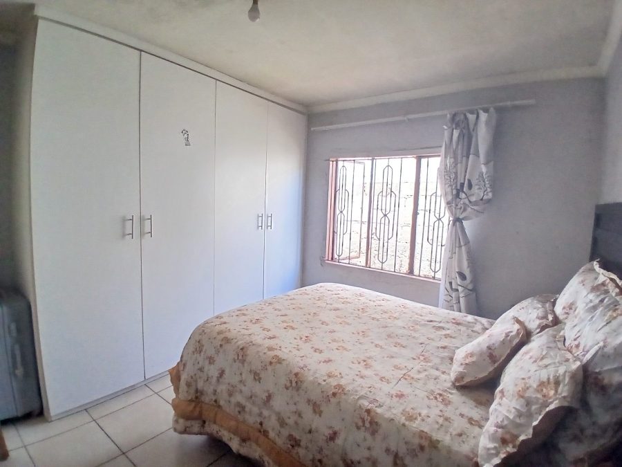 4 Bedroom Property for Sale in Rondebult Gauteng