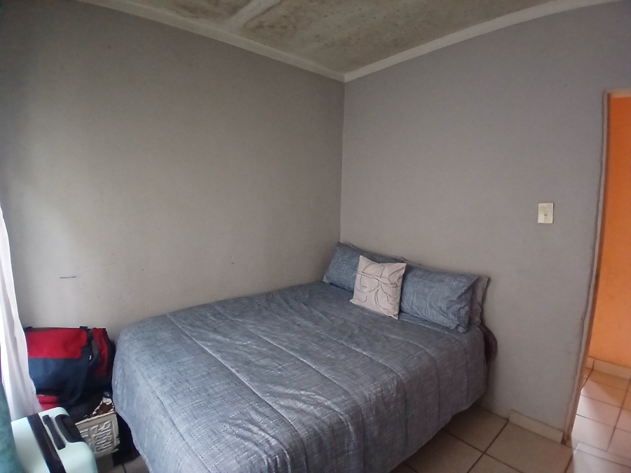 4 Bedroom Property for Sale in Rondebult Gauteng