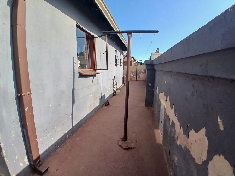 4 Bedroom Property for Sale in Rondebult Gauteng