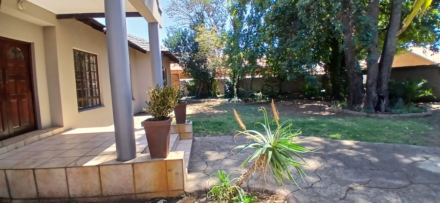 4 Bedroom Property for Sale in New Redruth Gauteng