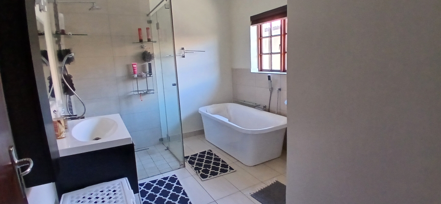 4 Bedroom Property for Sale in New Redruth Gauteng