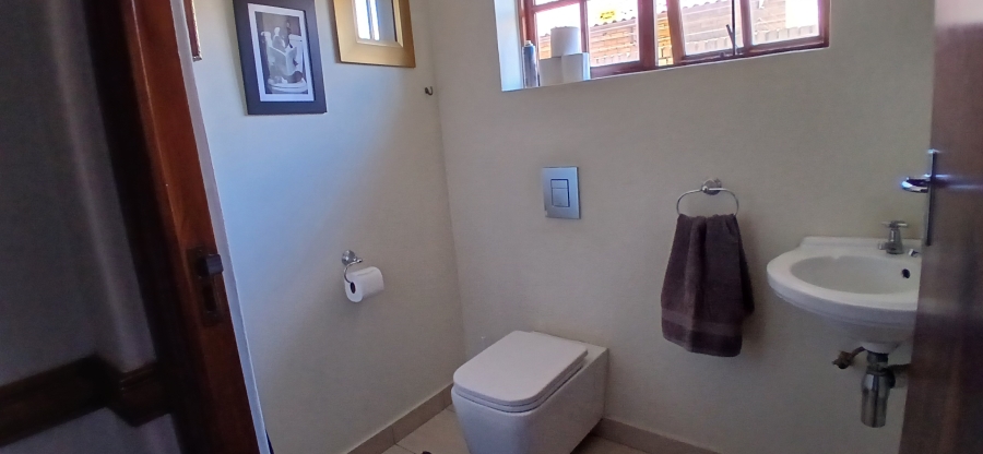 4 Bedroom Property for Sale in New Redruth Gauteng