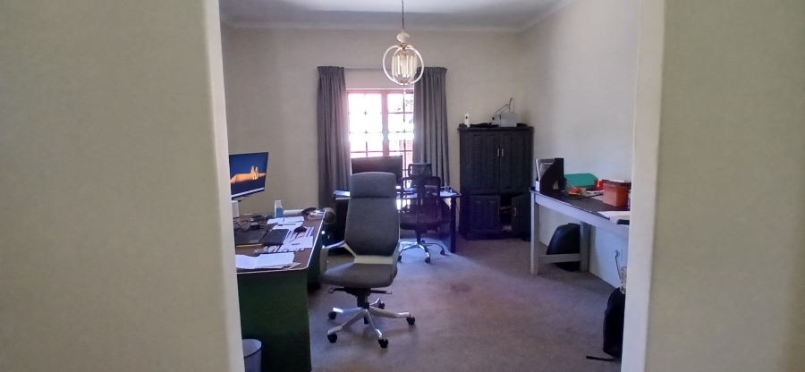 4 Bedroom Property for Sale in New Redruth Gauteng