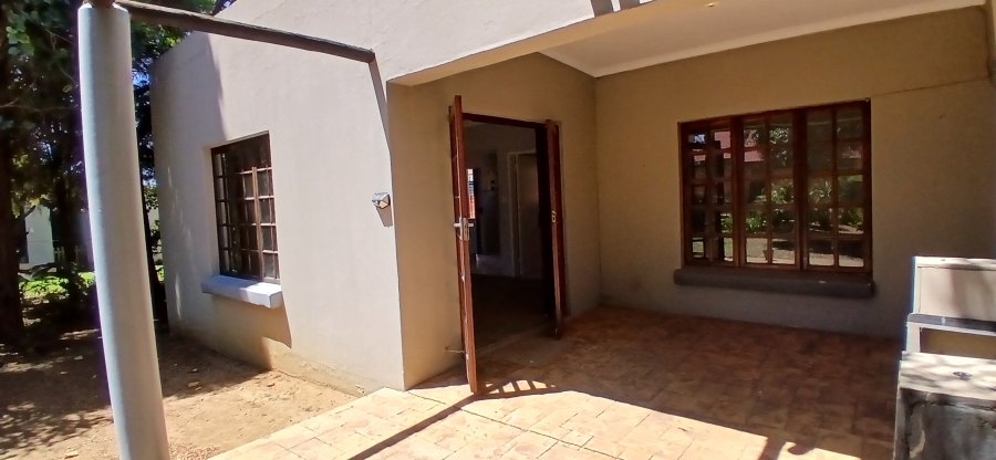 4 Bedroom Property for Sale in New Redruth Gauteng
