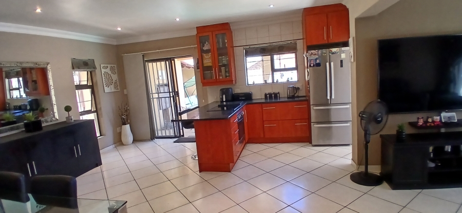 3 Bedroom Property for Sale in New Redruth Gauteng