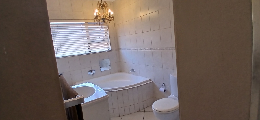 3 Bedroom Property for Sale in New Redruth Gauteng