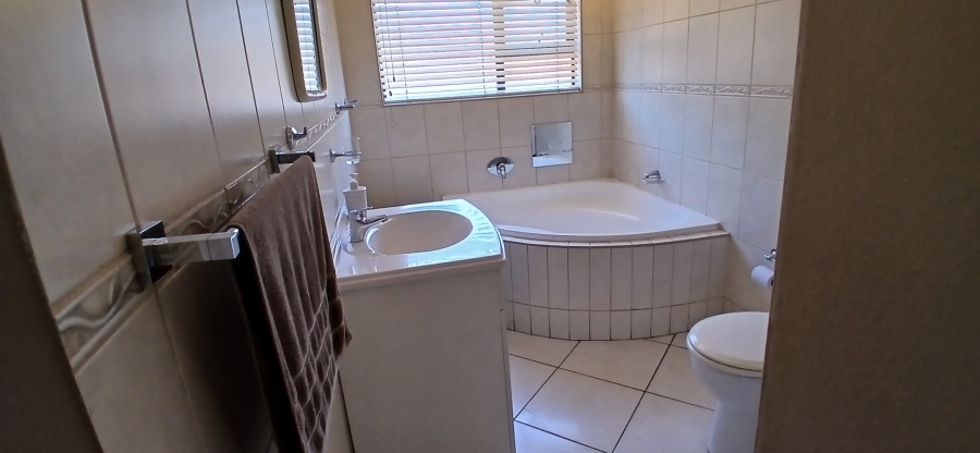 3 Bedroom Property for Sale in New Redruth Gauteng