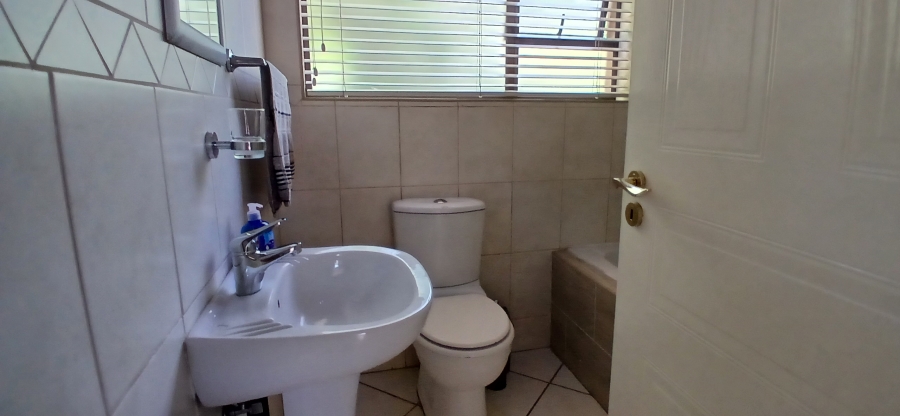 3 Bedroom Property for Sale in New Redruth Gauteng