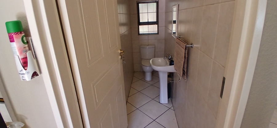 3 Bedroom Property for Sale in New Redruth Gauteng