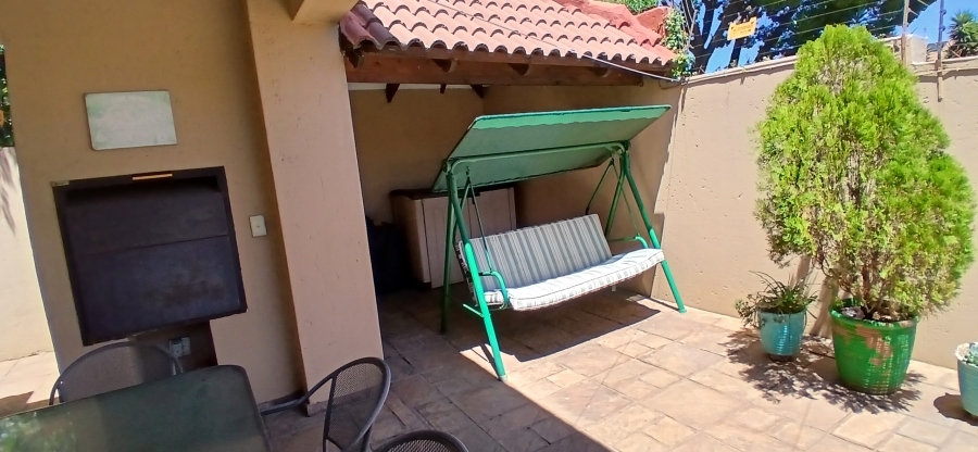 3 Bedroom Property for Sale in New Redruth Gauteng