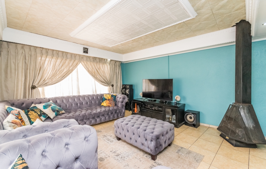 3 Bedroom Property for Sale in Finsbury Gauteng