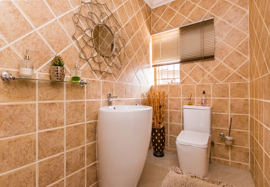 3 Bedroom Property for Sale in Finsbury Gauteng