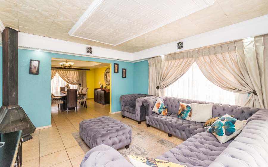 3 Bedroom Property for Sale in Finsbury Gauteng