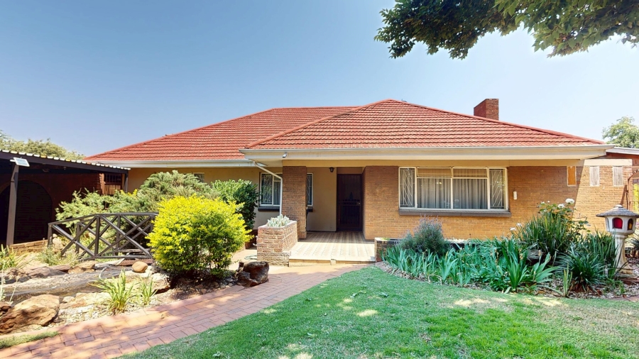4 Bedroom Property for Sale in Parkdene Gauteng