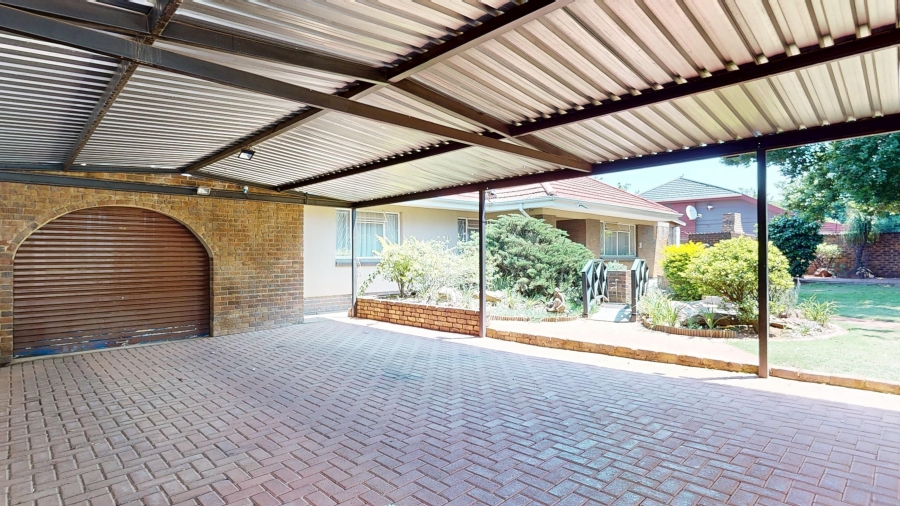 4 Bedroom Property for Sale in Parkdene Gauteng