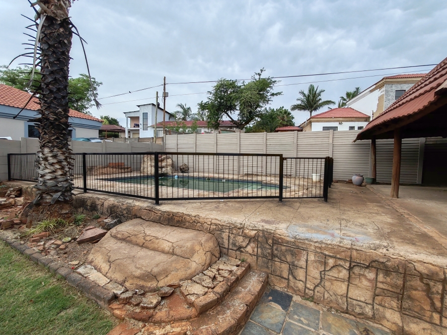 3 Bedroom Property for Sale in Kwaggasrand Gauteng
