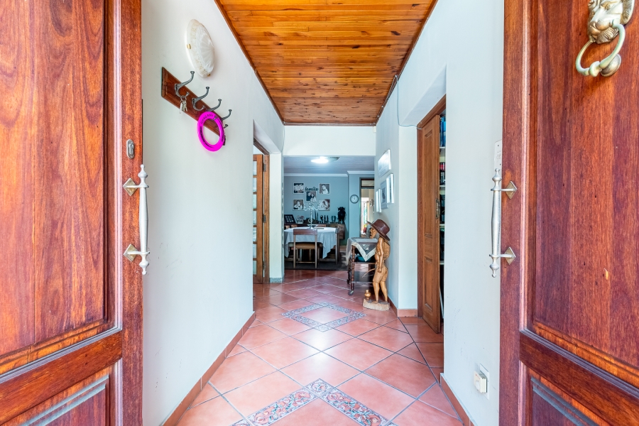 5 Bedroom Property for Sale in Brummeria Gauteng