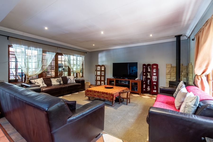 5 Bedroom Property for Sale in Brummeria Gauteng