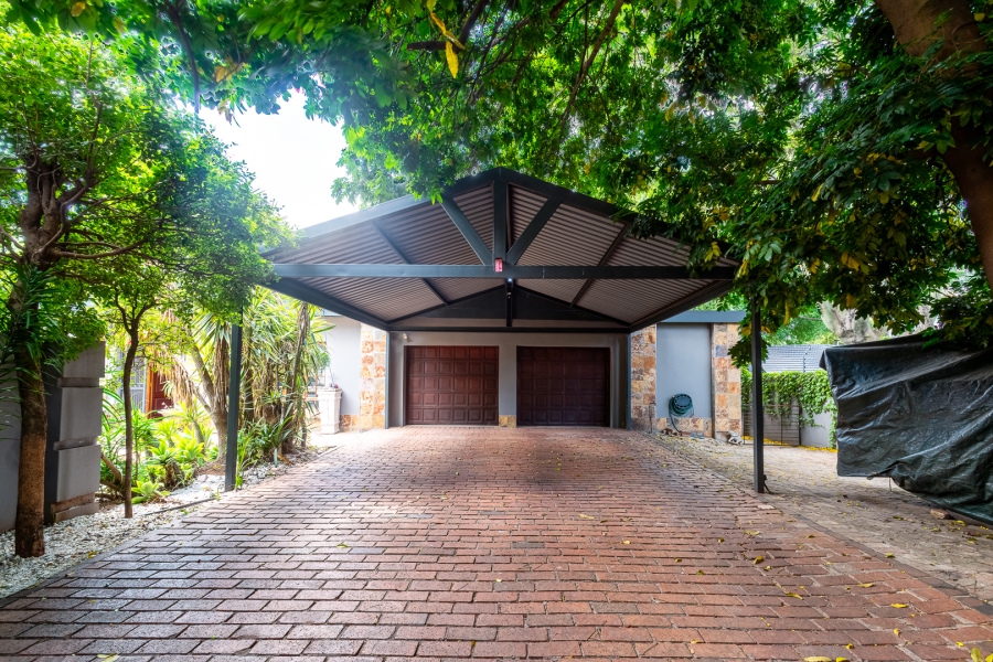 5 Bedroom Property for Sale in Brummeria Gauteng