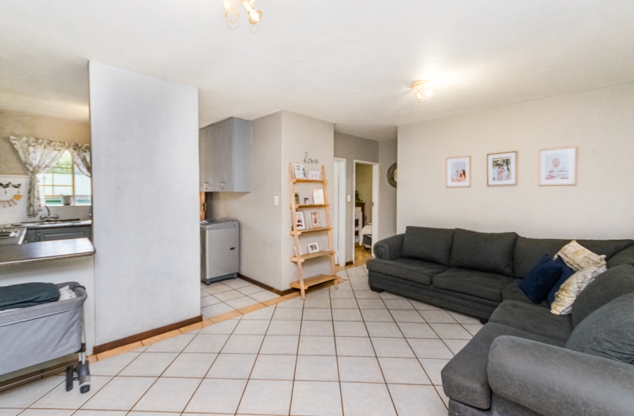 2 Bedroom Property for Sale in Die Hoewes Gauteng