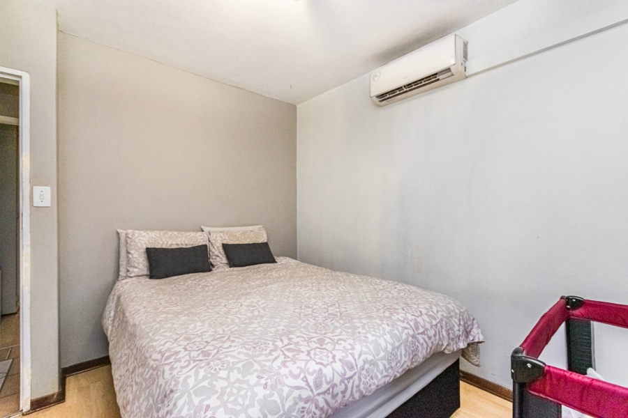 2 Bedroom Property for Sale in Die Hoewes Gauteng