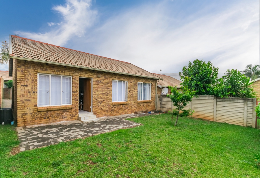 3 Bedroom Property for Sale in Die Hoewes Gauteng