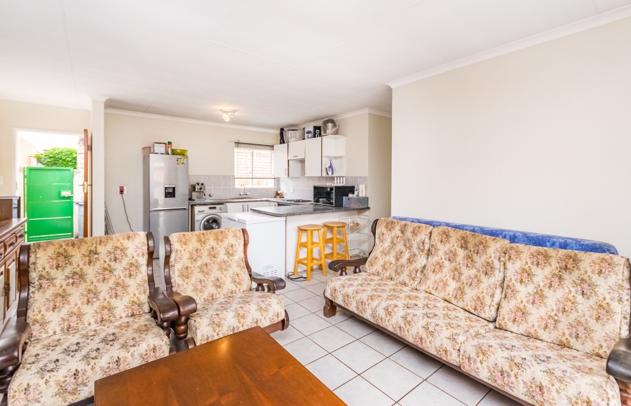 3 Bedroom Property for Sale in Die Hoewes Gauteng