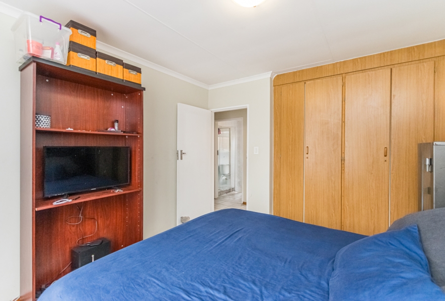 3 Bedroom Property for Sale in Die Hoewes Gauteng