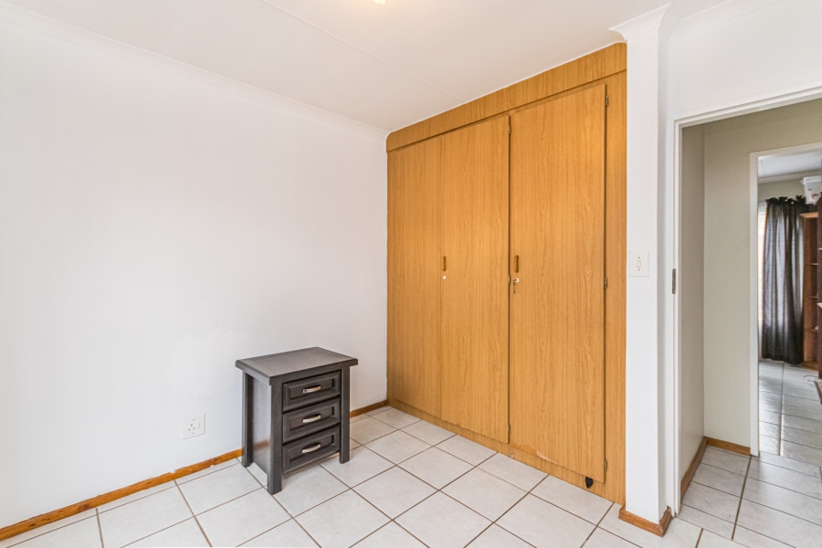 3 Bedroom Property for Sale in Die Hoewes Gauteng