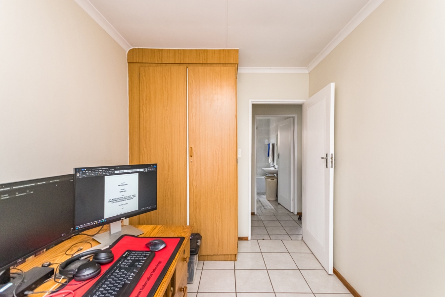 3 Bedroom Property for Sale in Die Hoewes Gauteng