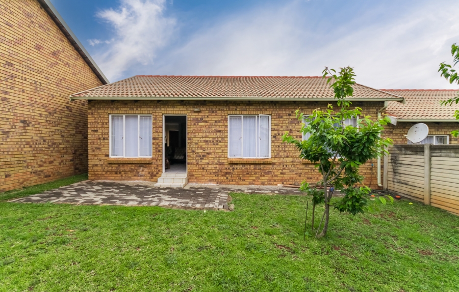 3 Bedroom Property for Sale in Die Hoewes Gauteng