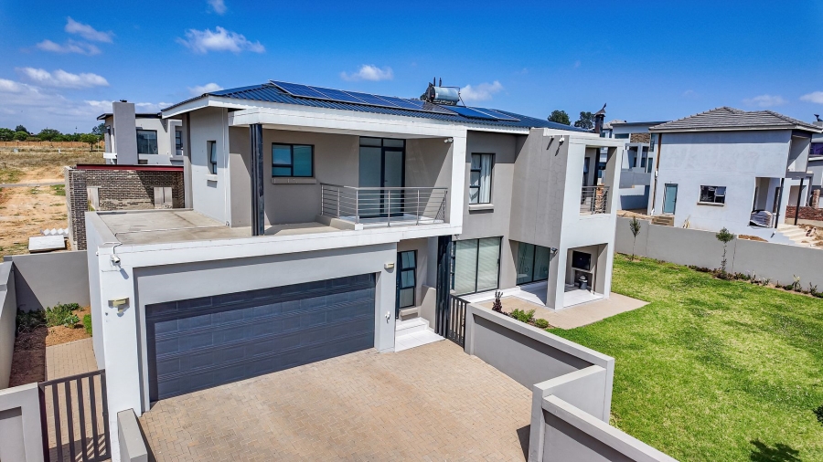 3 Bedroom Property for Sale in Blue Hills Gauteng