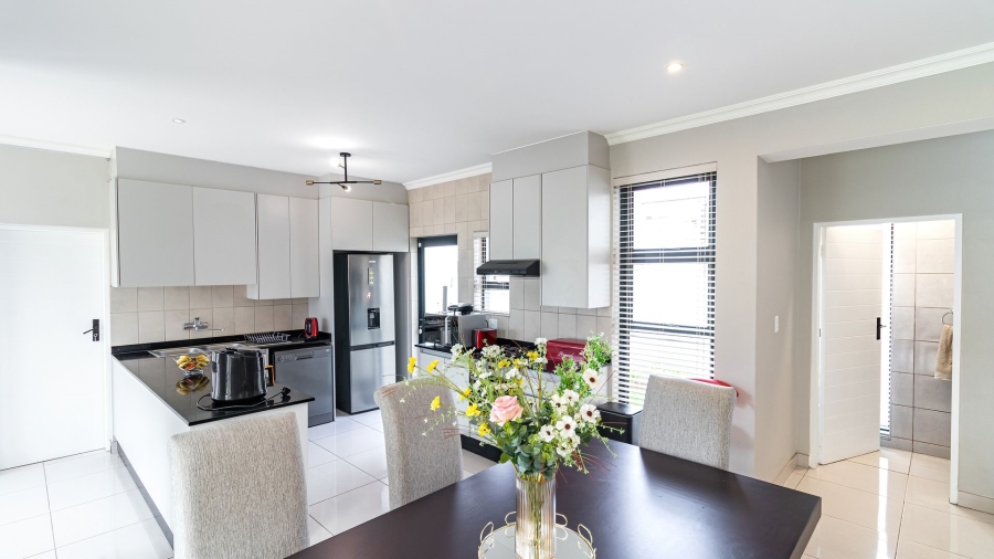 3 Bedroom Property for Sale in Blue Hills Gauteng