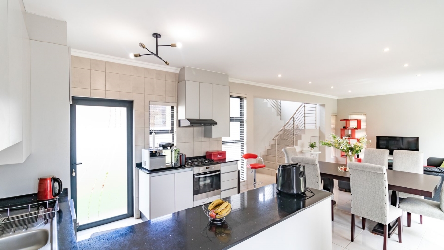 3 Bedroom Property for Sale in Blue Hills Gauteng