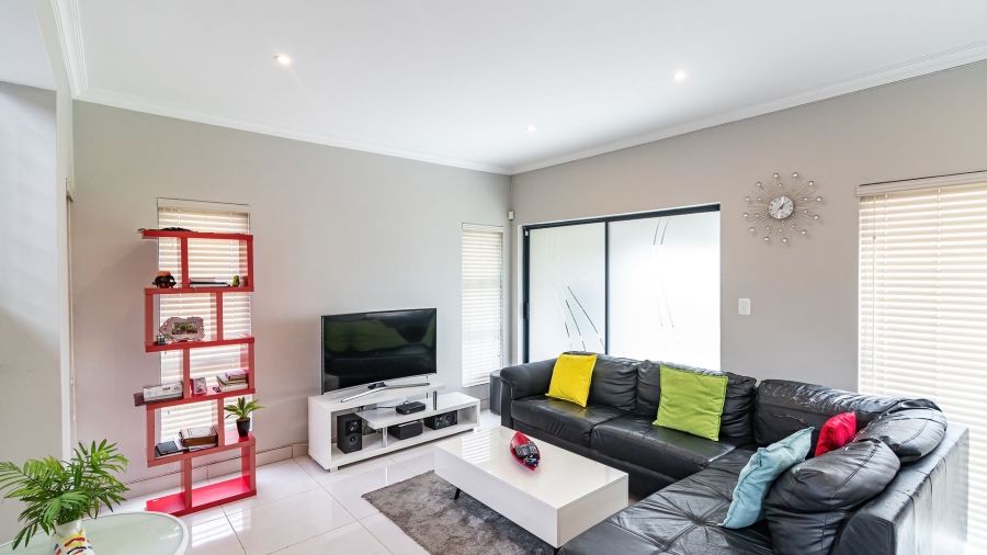 3 Bedroom Property for Sale in Blue Hills Gauteng