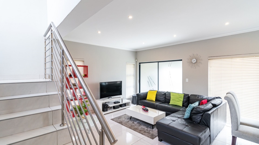 3 Bedroom Property for Sale in Blue Hills Gauteng