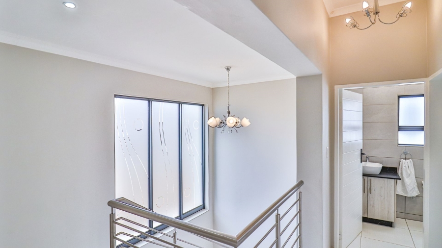 3 Bedroom Property for Sale in Blue Hills Gauteng