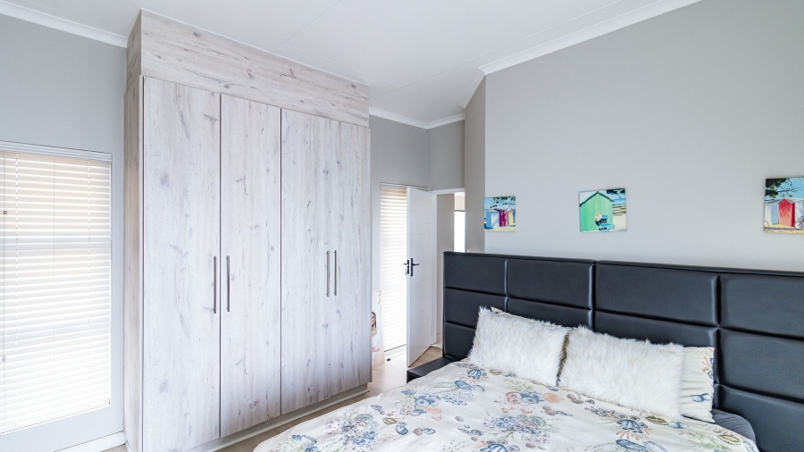 3 Bedroom Property for Sale in Blue Hills Gauteng