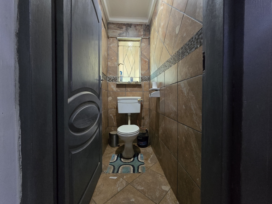 3 Bedroom Property for Sale in Louisrus Gauteng